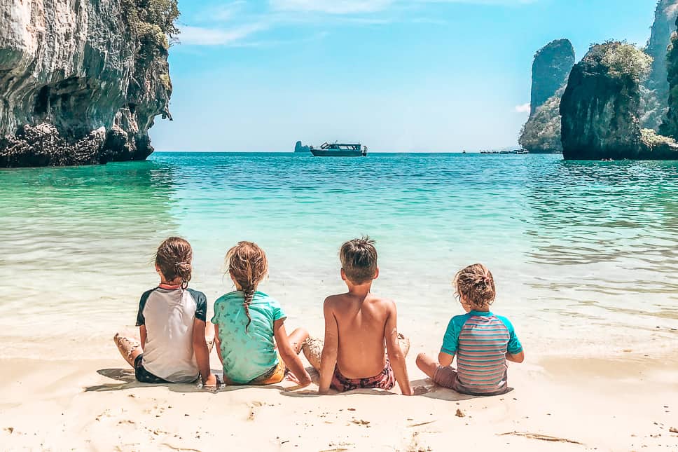 South Thailand: the perfect itinerary for 2 – 3 weeks of Island hopping Koh Hong Beach Bay Tropics Thailand Family