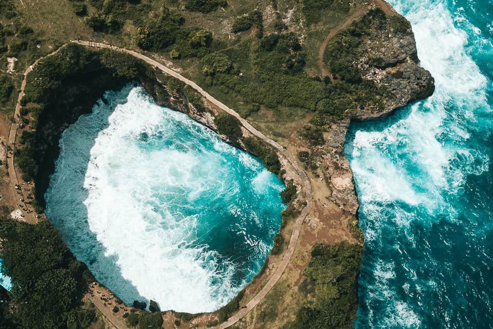 Travel Diary #21: 6 weeks in Bali with our kids Nusa Penida Drone Cliffs Broken Beach