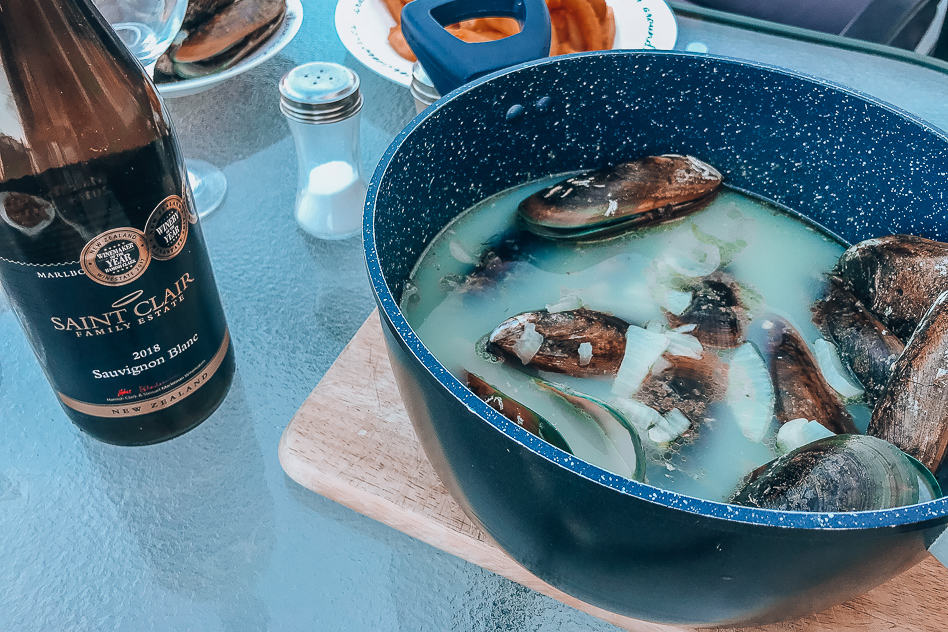 Kayaking down Middle-Earth with Pelorus Eco Adventures Local Meal Mussels Wine Bluemoon Lodge Pelorus