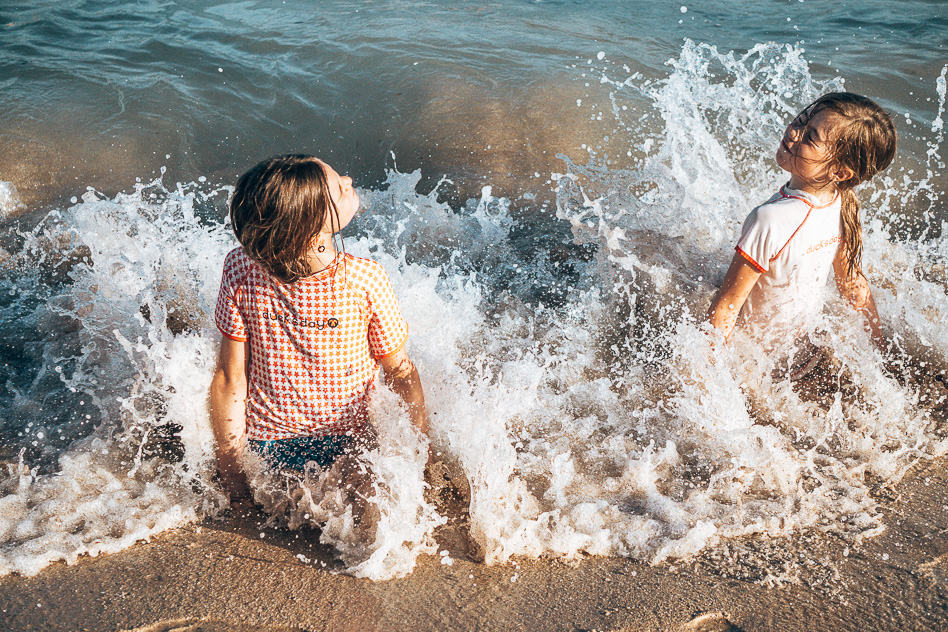 Travel Diary #13: Sydney, a city with many faces Coogee Beach Sydney Kids Playing Walk