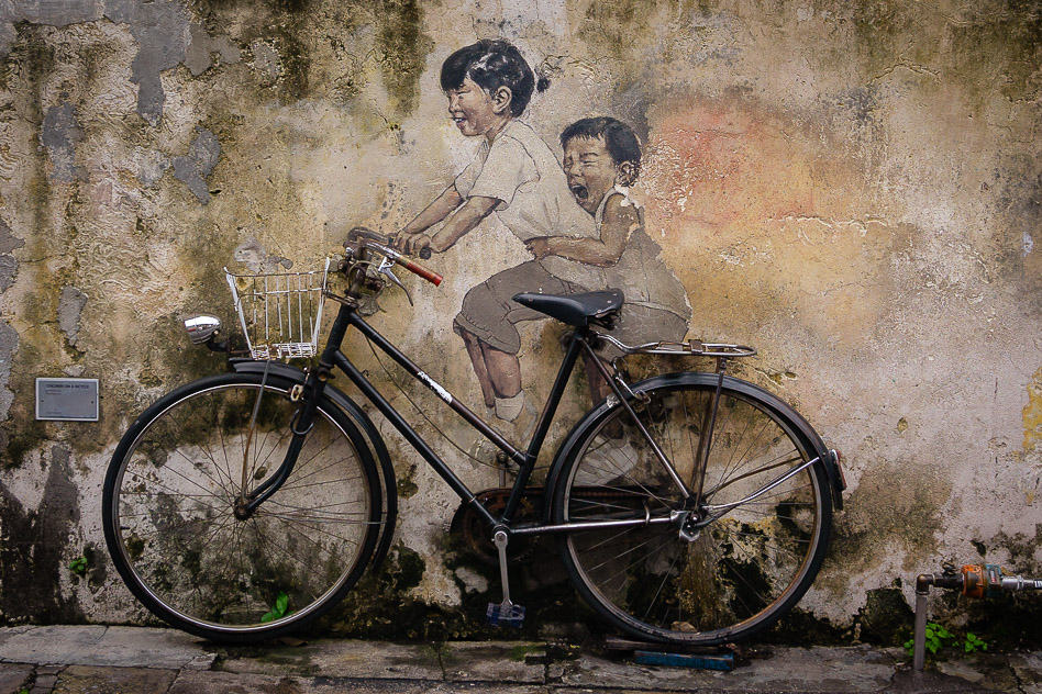 Ontdek de prachtige street art in Maleisië George Town Malaysia Penang Street Art Bicycle Daily Life