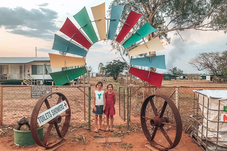 Reisdagboek #10: De Stuart Highway en Uluru, een epische tocht door de Outback Banka Banka Cattle Station Outback Stuart Highway