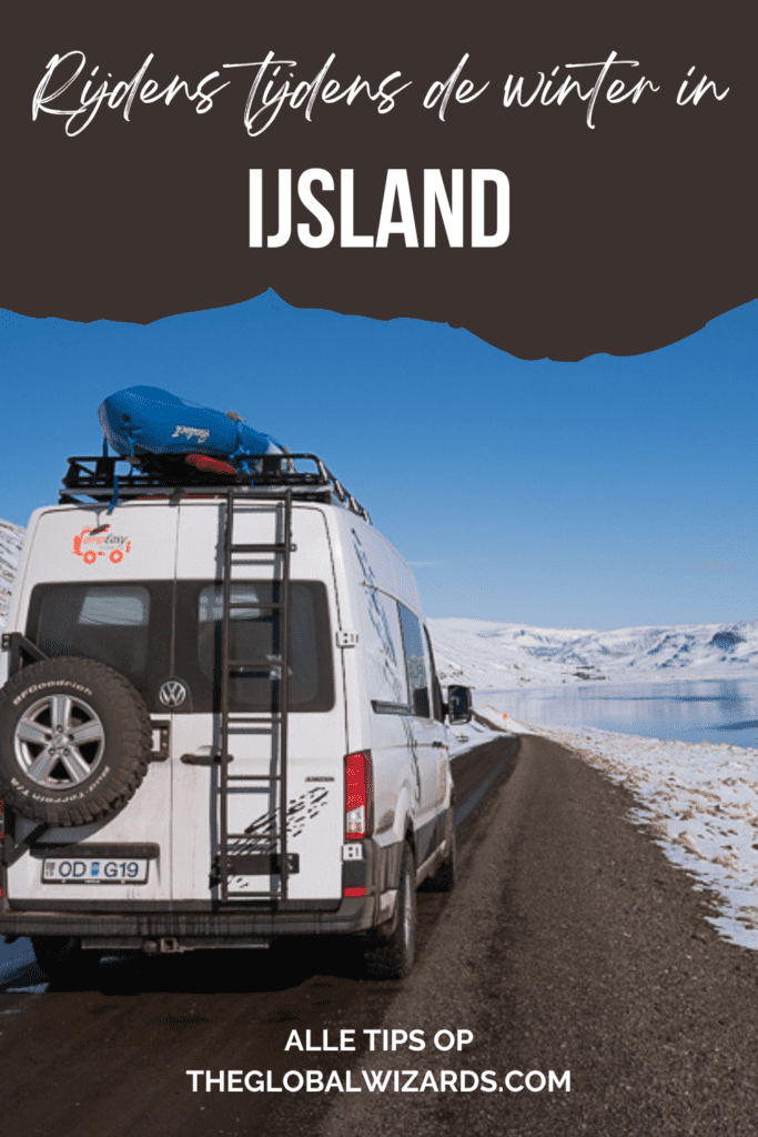 Rijdens Tijdens De Winter In IJsland 683x1024