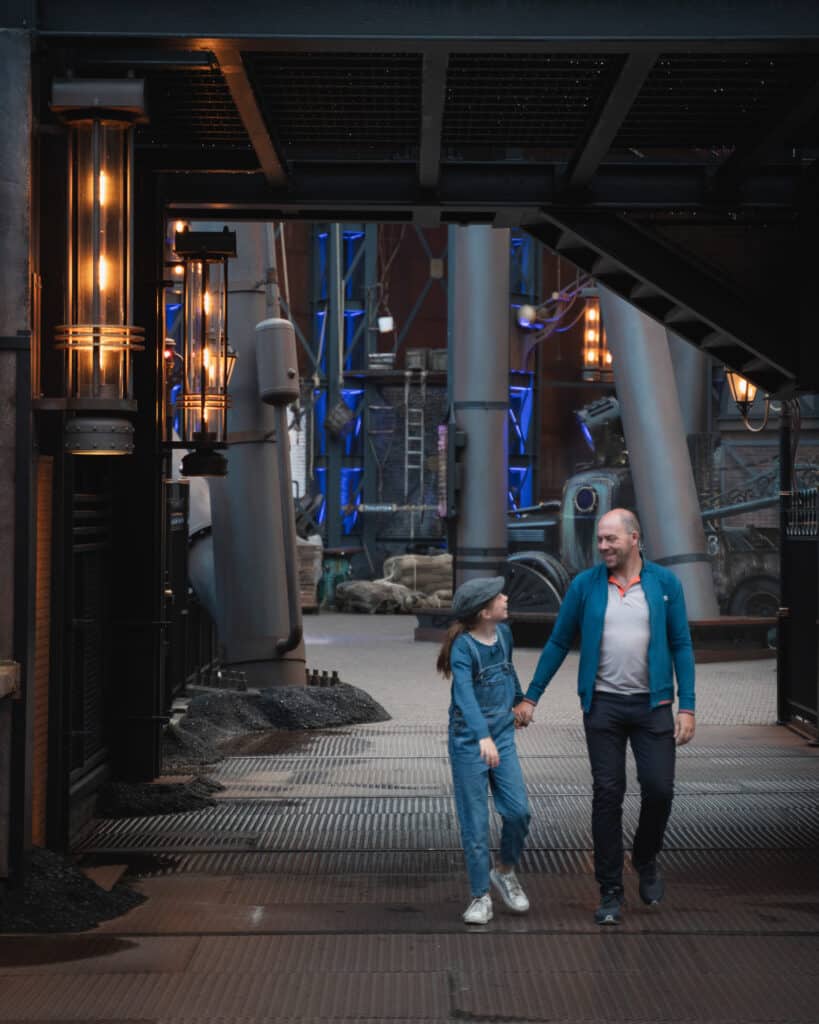 Family in Rookburgh Evening Phantasialand