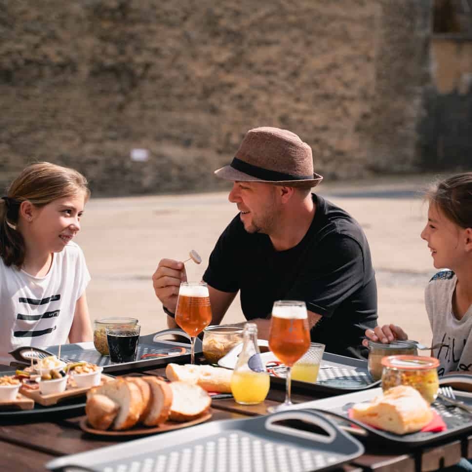 Café Marck Castle Chateau Sedan Family