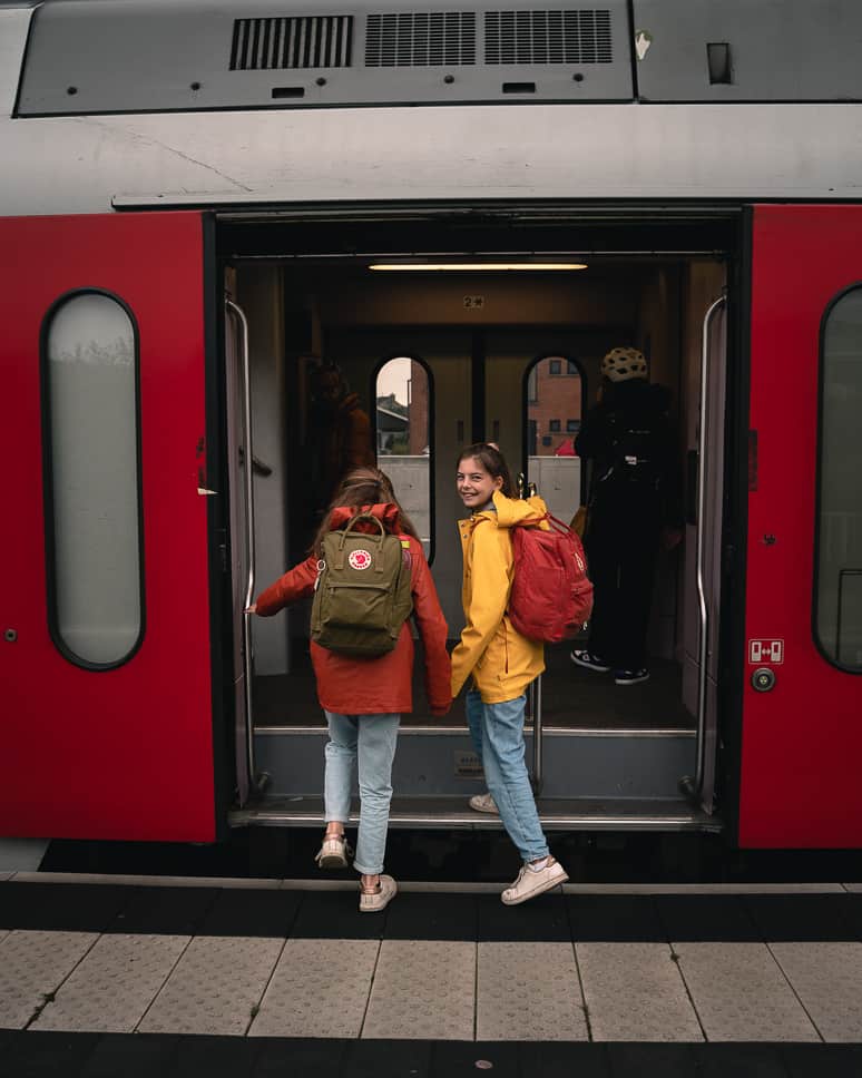 The perfect city trip to Aachen in Germany. With kids on the train to Aachen