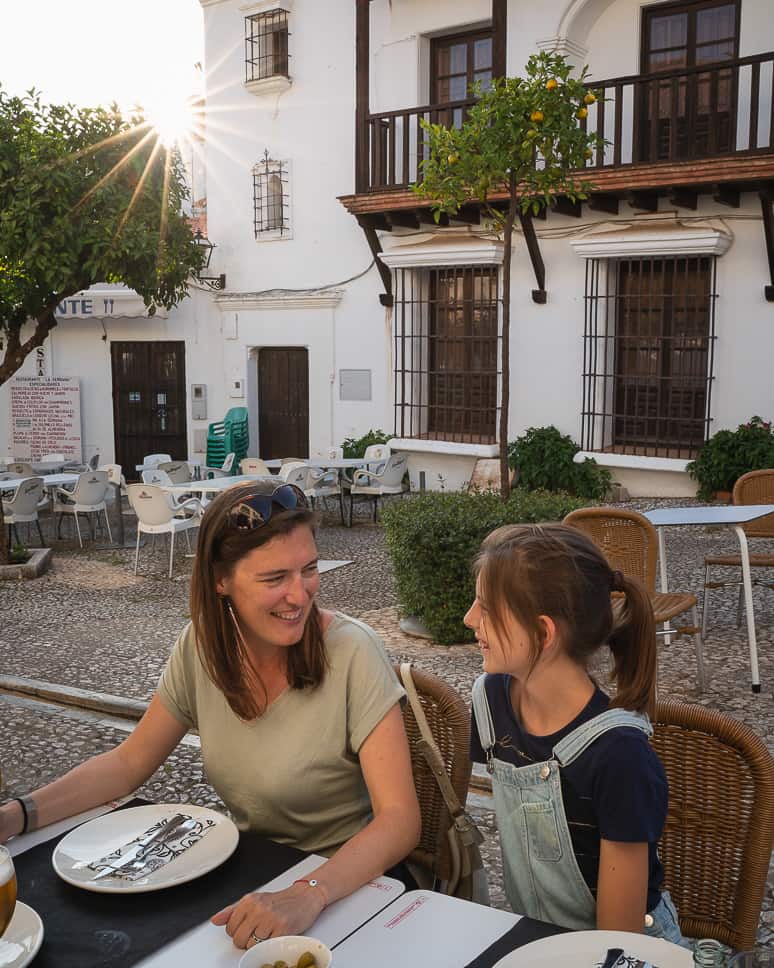 Sierra de Aracena y Picos de Aroche Natural Park in Spanje Aracena Restaurant Family Kids Jesus Carrion