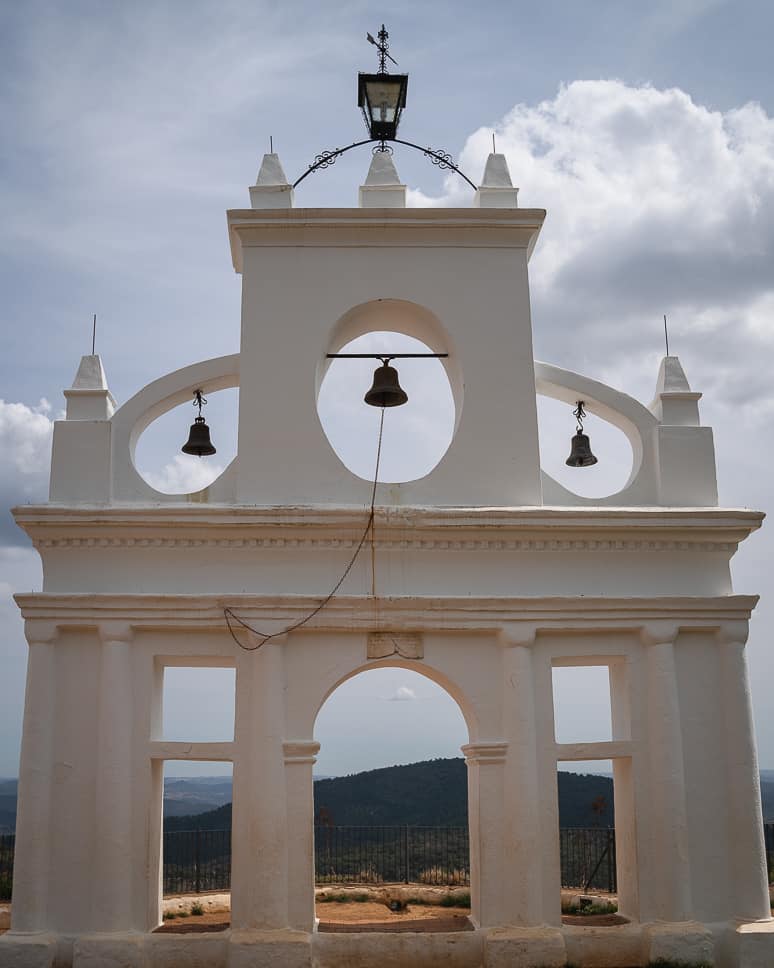 Sierra de Aracena y Picos de Aroche Natural Park in Spanje Peña de Arias Montana kerk nationaal park