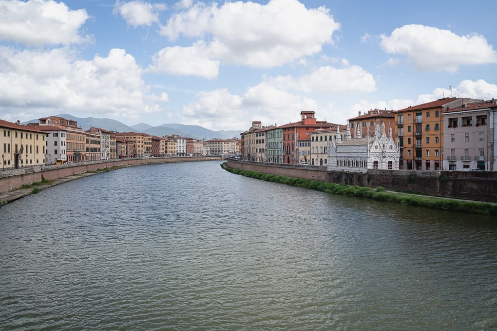 Bezienswaardigheden Pisa: top attracties en tips Pisa verborgen juweeltjes Kerk Arno