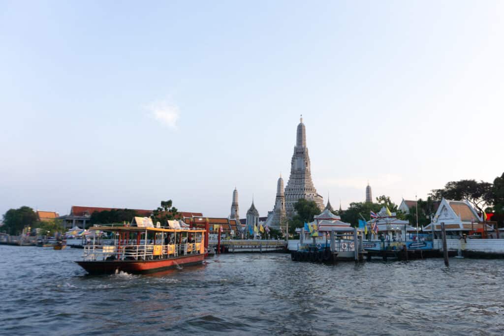 12x What to do in Bangkok Chaopraya River Watttedoen Bangkok 1024x683