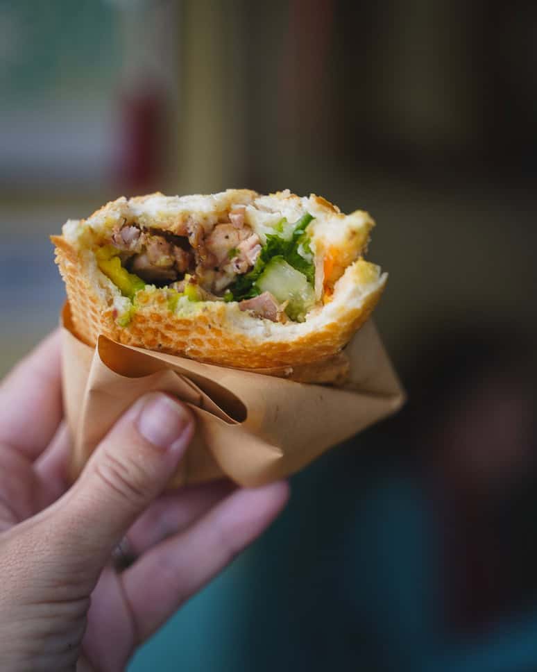 Vietnam bezienswaardigheden: De ultieme Vietnam bucket list Leuk om te doen in Vietnam is op zoek gaan naar het beste Banh Mi broodje.