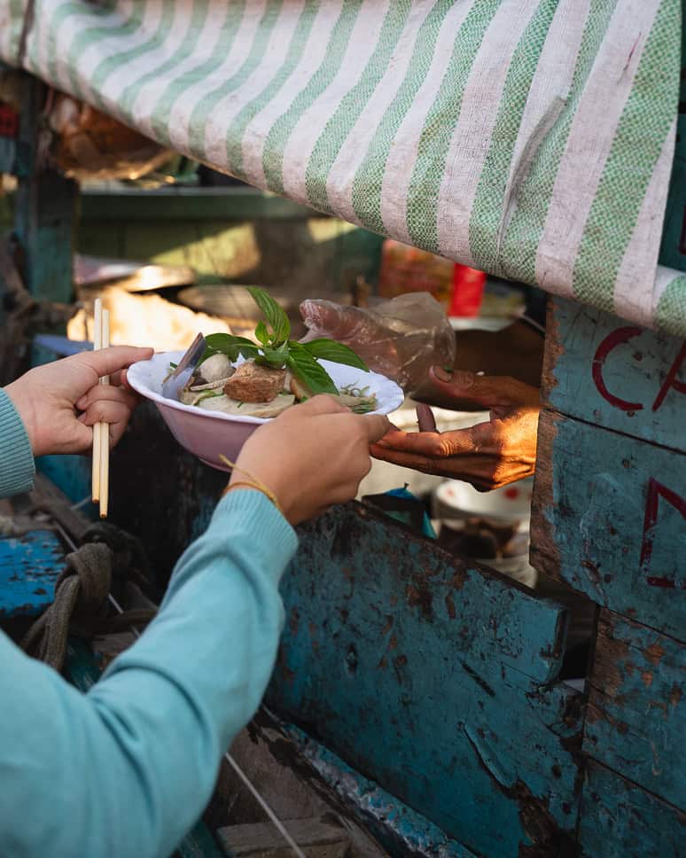 Vietnam bezienswaardigheden: De ultieme Vietnam bucket list Pho Mekong Delta Floating Market Restaurant bucket list Vietnam