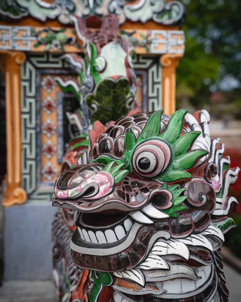 Rondreis Vietnam: De ultieme reisroute voor 3 weken Vietnam + tips Vietnam Hue Bezoek Tempel