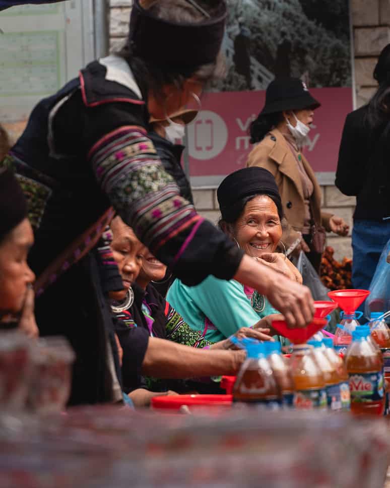 Rondreis Vietnam: De ultieme reisroute voor 3 weken Vietnam + tips Markt Sapa Rondreis Noord-Vietnam