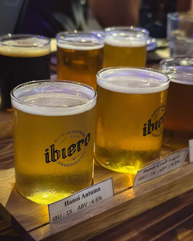 Hanoi bezienswaardigheden: Wat te doen in Hanoi (+ 3 dagen reisroute) Ibiero lokaal craft bier Hanoi beste cafe