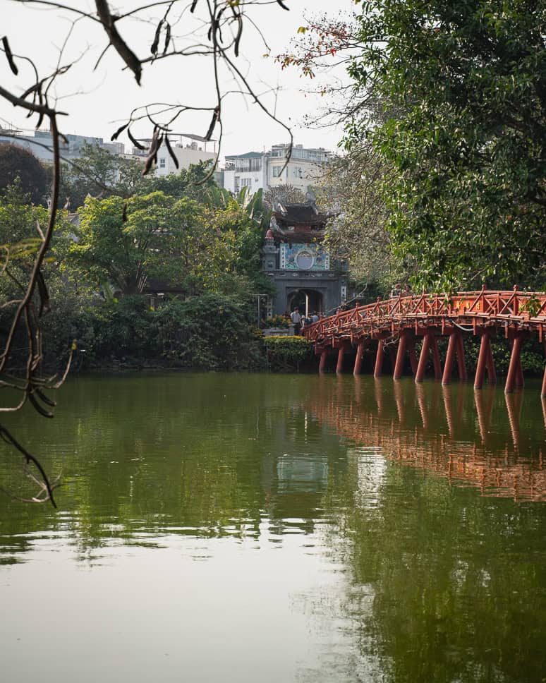 Hanoi bezienswaardigheden: Wat te doen in Hanoi (+ 3 dagen reisroute) 3 dagen in Hanoi Hoan Kiem Lake Red Bridge