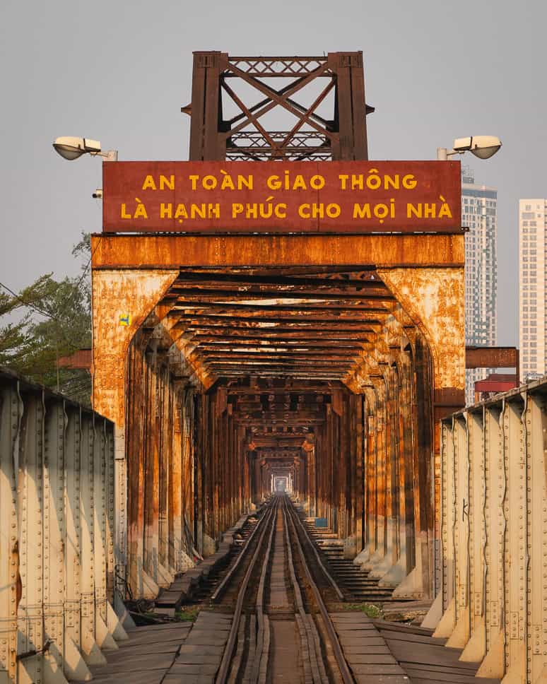 Hanoi bezienswaardigheden: Wat te doen in Hanoi (+ 3 dagen reisroute) 3 dagen rondreis Hanoi Long Bien Bridge