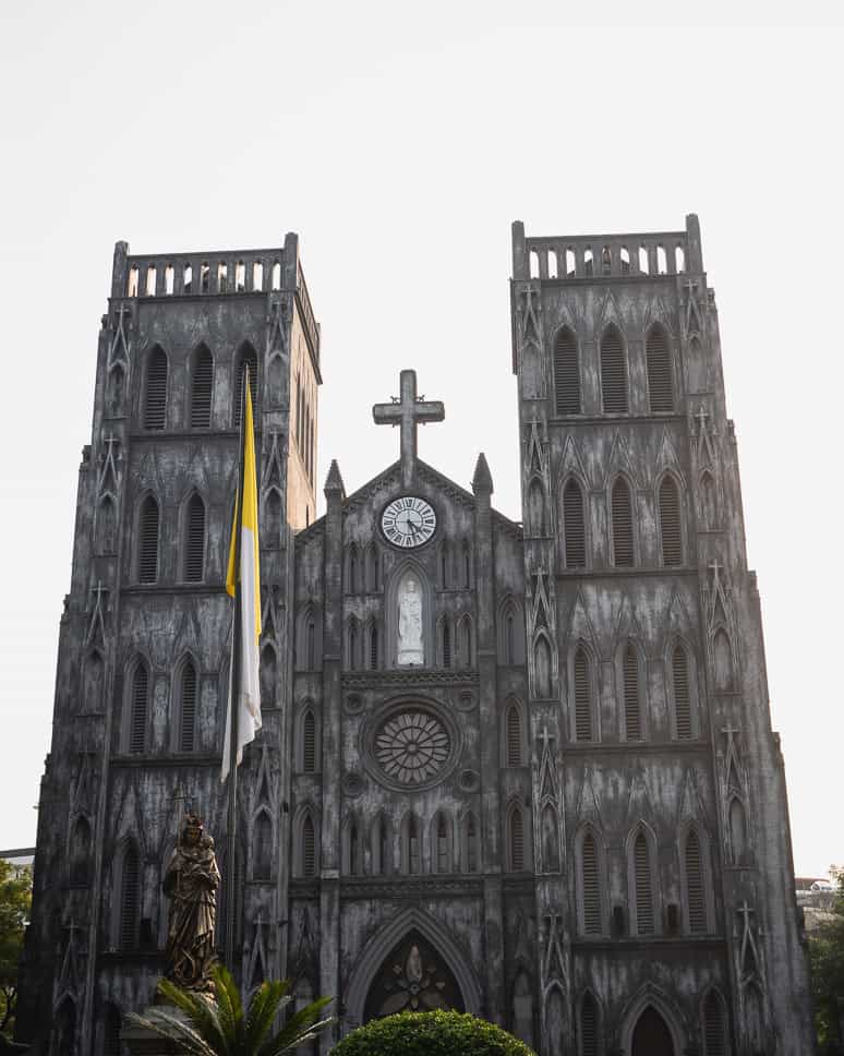 Hanoi bezienswaardigheden: Wat te doen in Hanoi (+ 3 dagen reisroute) 3 dagen in Hanoi St. Joseph kathedraal