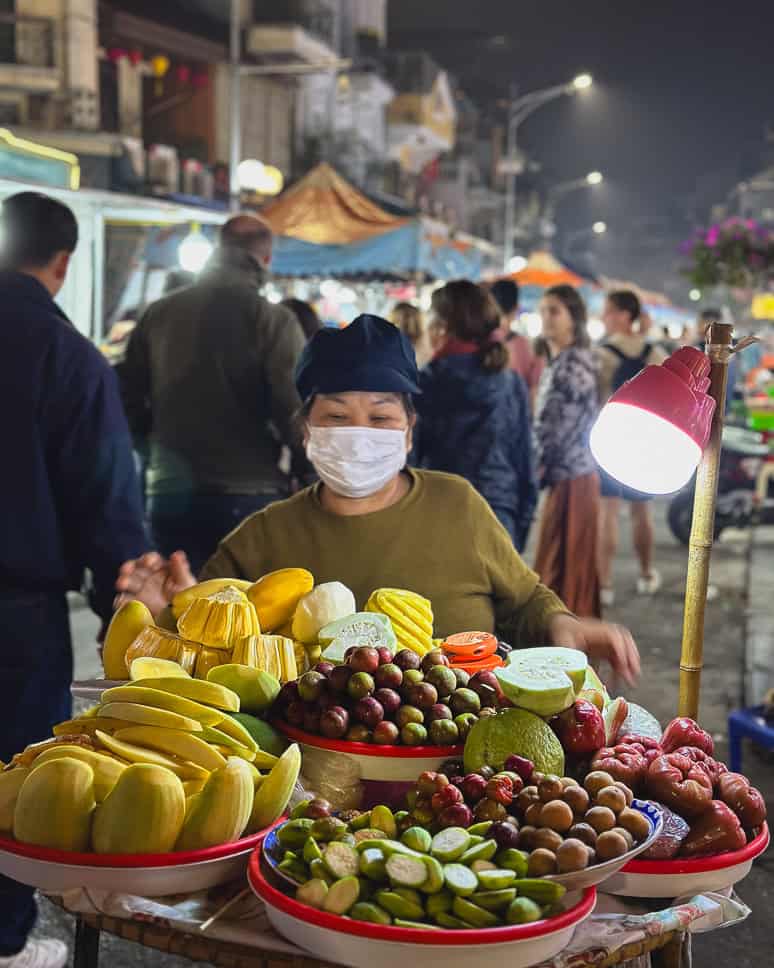 Hanoi bezienswaardigheden: Wat te doen in Hanoi (+ 3 dagen reisroute) Highlights Hanoi Weekend Night Market