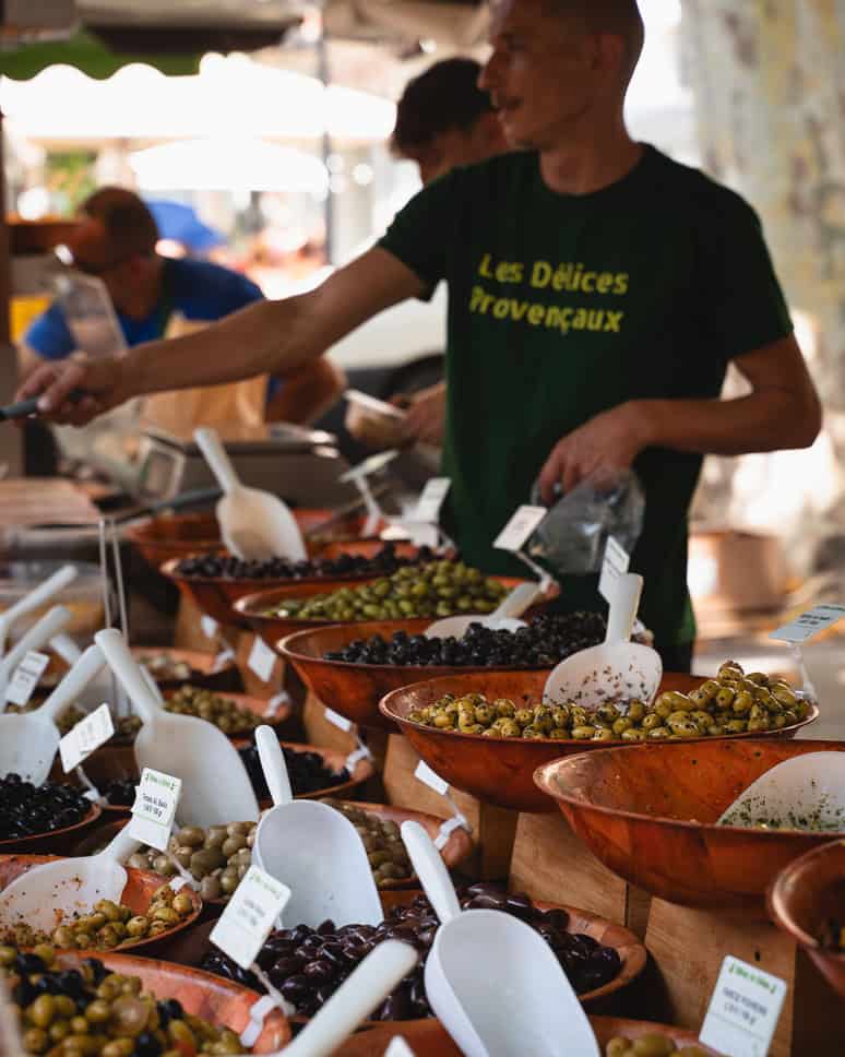 20x the best things to do in Provence, France Provencal Market Arles To do