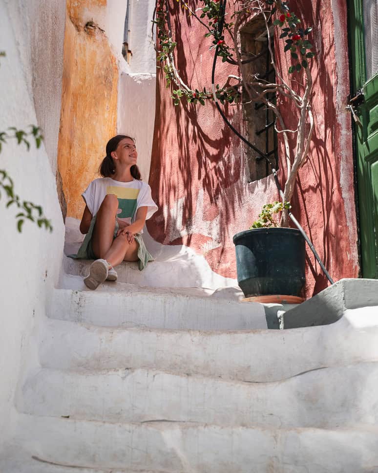 Discover what to do in Athens + the nicest neighborhoods The most beautiful neighborhoods of Athens Plaka