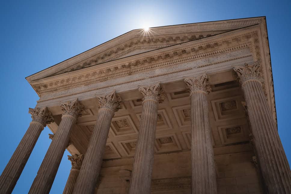 20x the best things to do in Provence, France Provence Nimes Maison de Carree