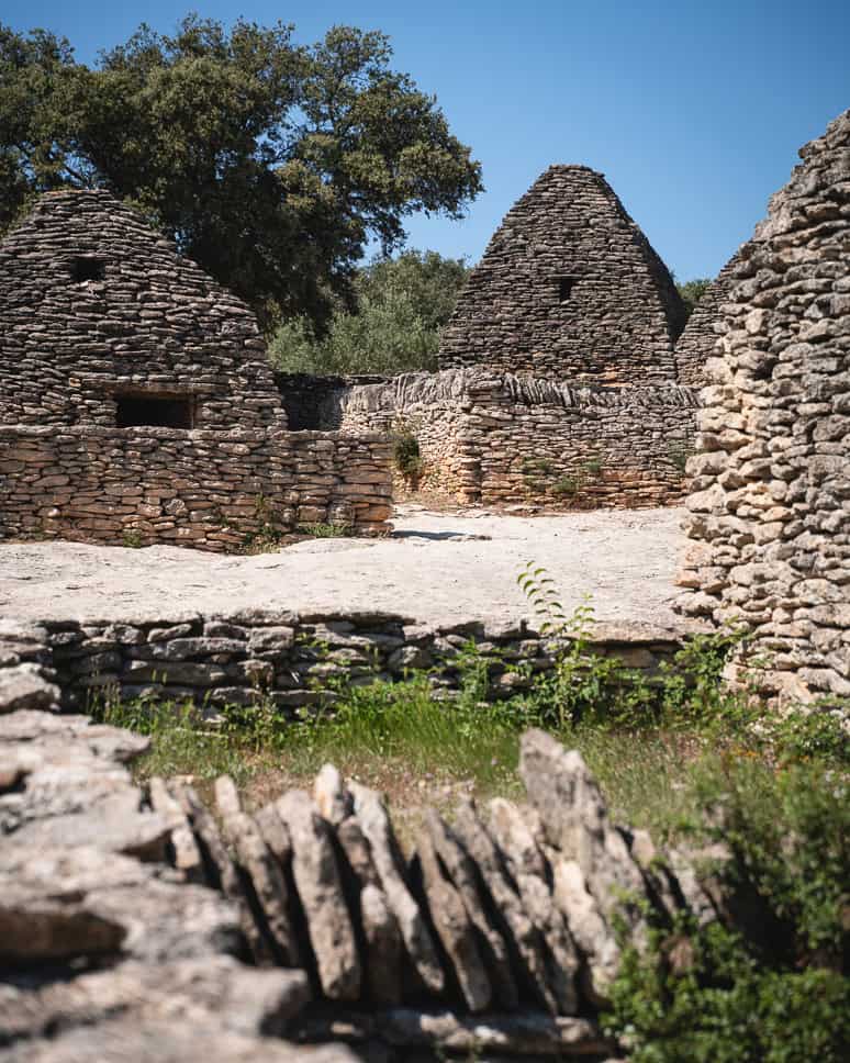 20x the best things to do in Provence, France Unique things to do in Provence Village des Bories