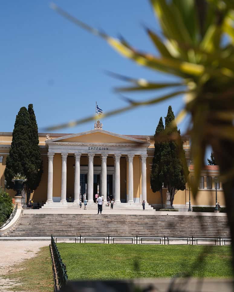 Discover what to do in Athens + the nicest neighborhoods National garden Athens Greece