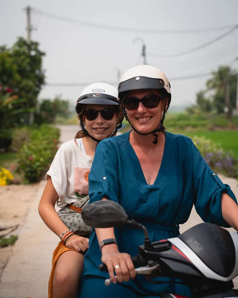Welke kleding moet je dragen in Vietnam + inpaklijst Vietnam aesthetic travel outfits Hoi An