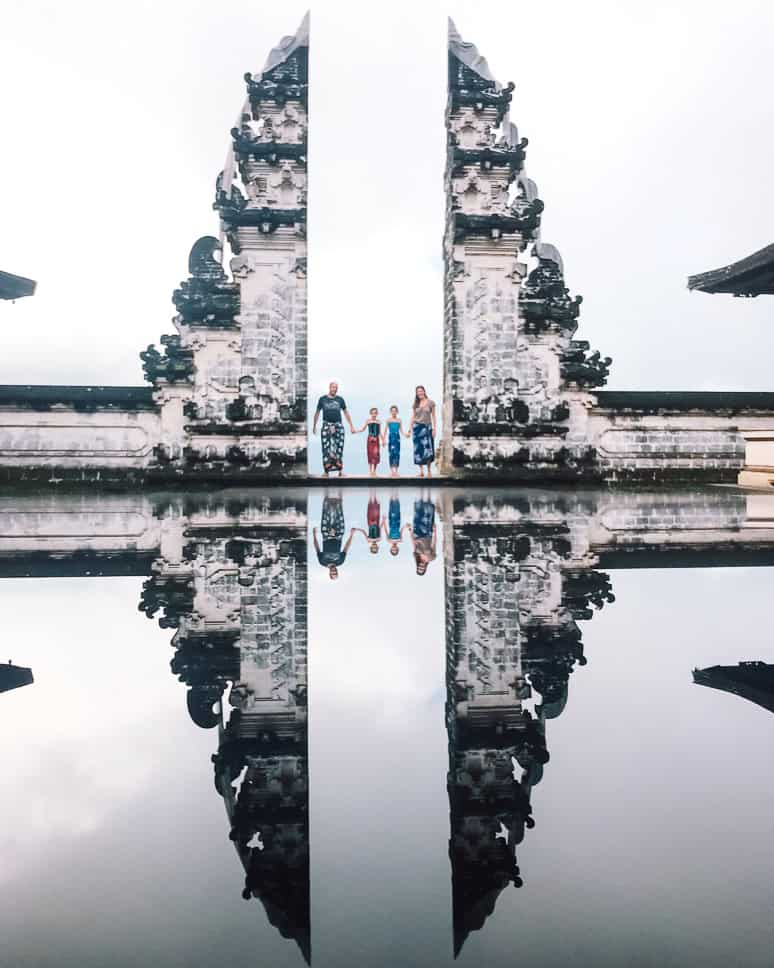 14x Wat te doen in Amed in Bali: heerlijk snorkelen en zwarte lavastranden Instagram Lempuyan Tempel Wat te doen Bali Familie