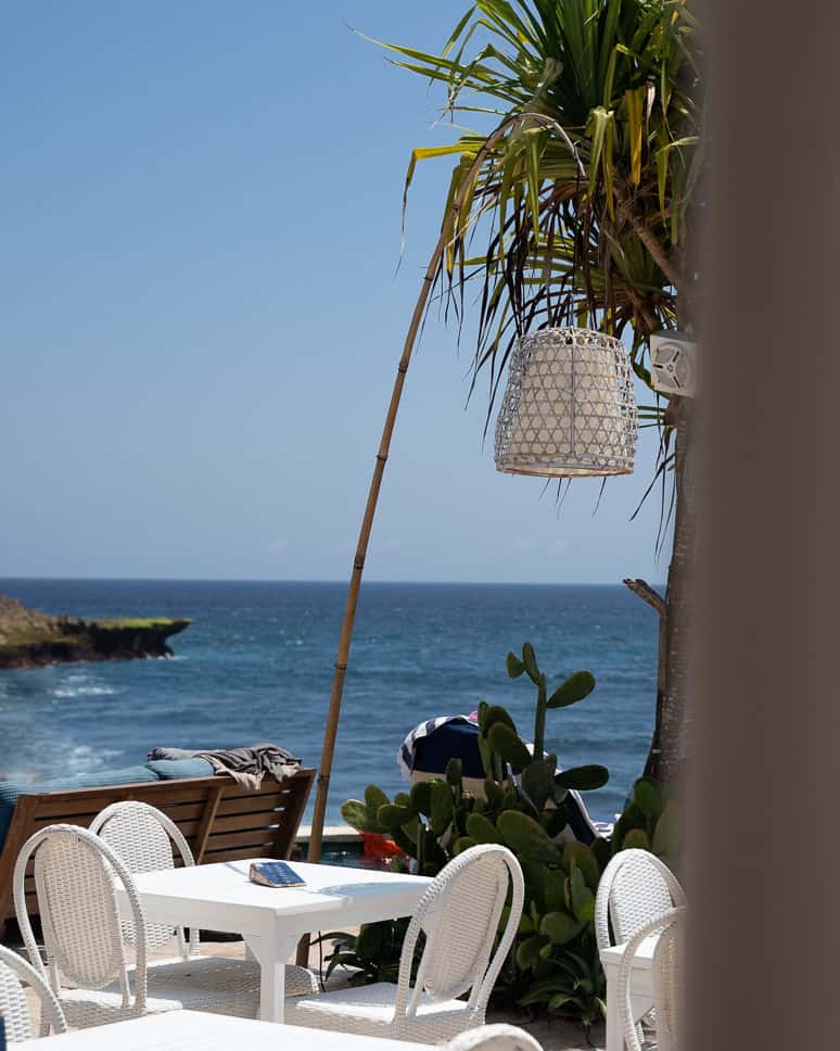 Wat te doen op Nusa Lembongan en Nusa Ceningan: onze beste tips Sandy Bay Beach Bar Nusa Lembongan Restaurants