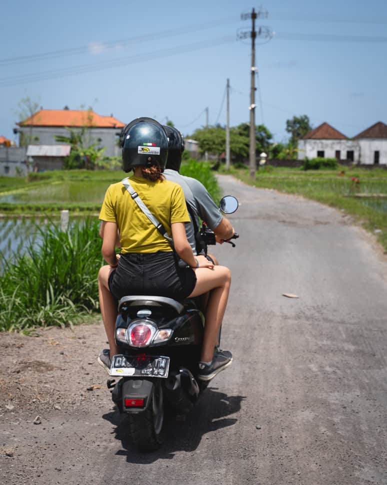 14x Wat te doen in Amed in Bali: heerlijk snorkelen en zwarte lavastranden Scooter huren Amed ontdekken