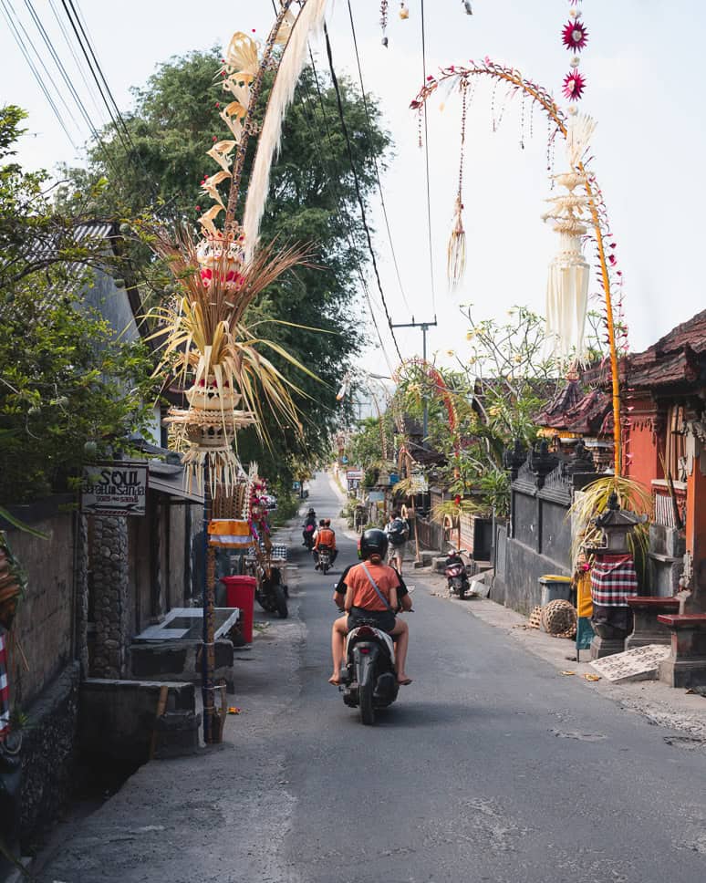 Wat te doen op Nusa Lembongan en Nusa Ceningan: onze beste tips Scooter op Nusa Lembongan Ceningan te doen
