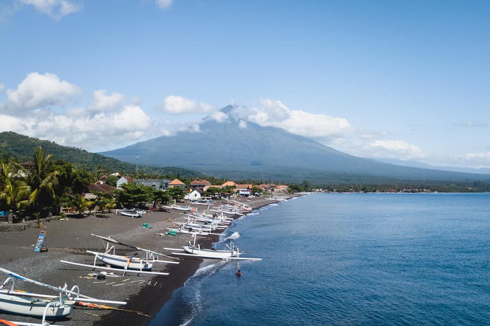 14x What to do in Amed in Bali: wonderful snorkeling and black lava beaches Wat te doen in Amed snorkelen stranden Oost Bali
