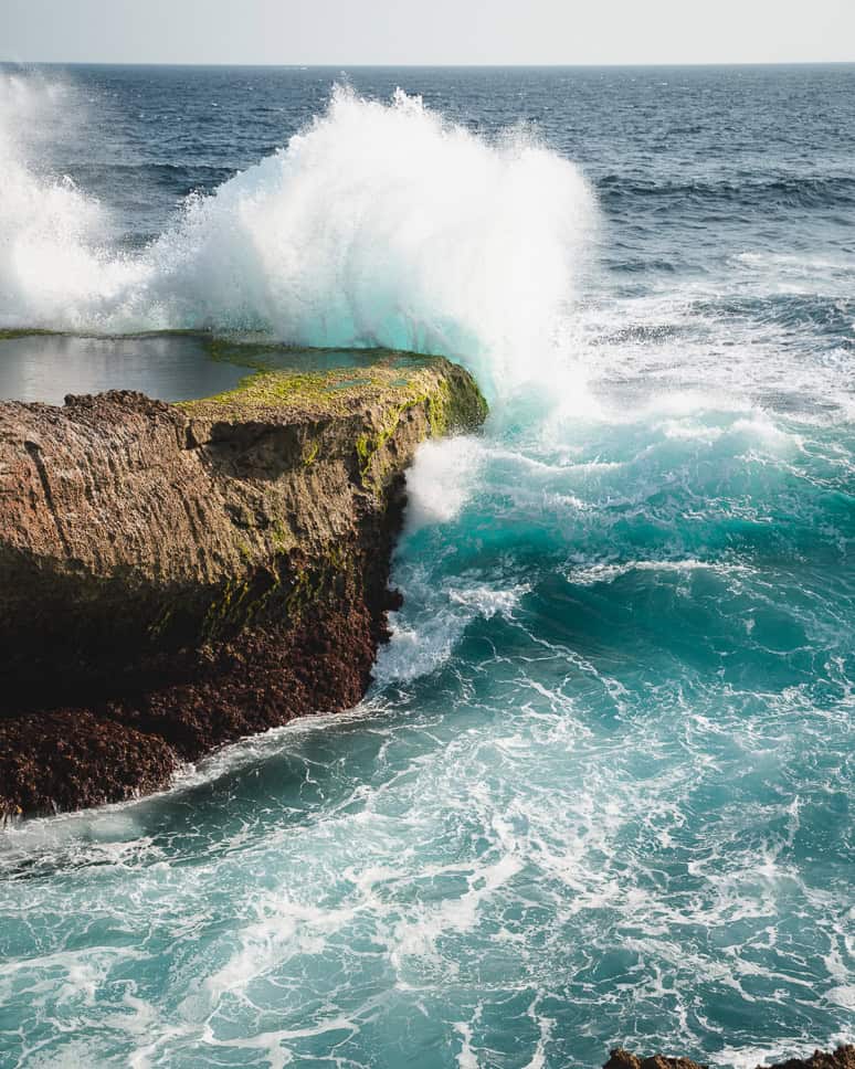 Wat te doen op Nusa Lembongan en Nusa Ceningan: onze beste tips Devil's Tears Nusa Lembongan Bali wat te doen