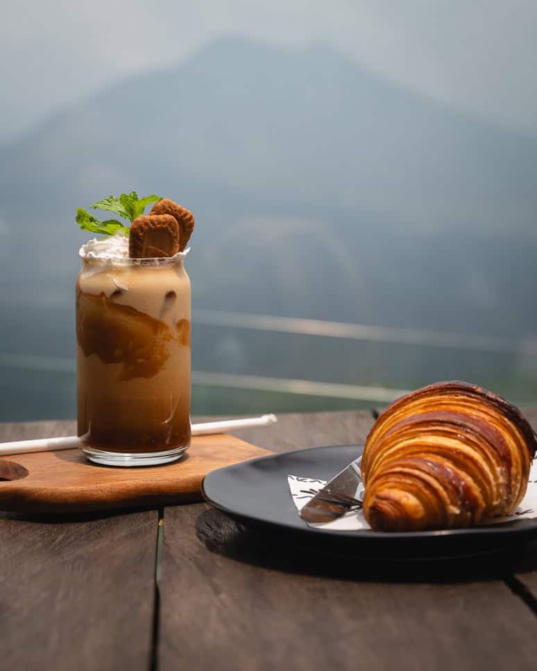 Best coffee bars Batur