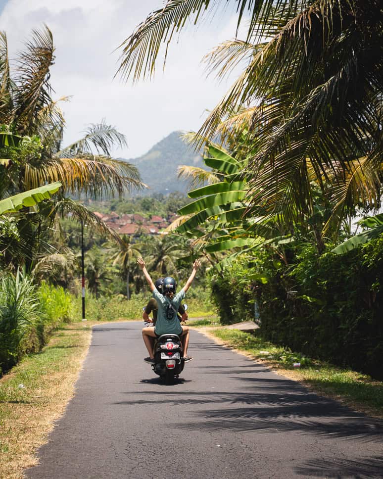 Met de scooter in Bali Sidemen