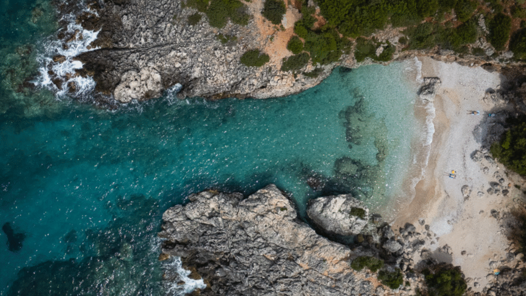 Albania road trip: our ultimate itinerary for 10 days to 3 weeks drone foto van aquarium beach in albanie