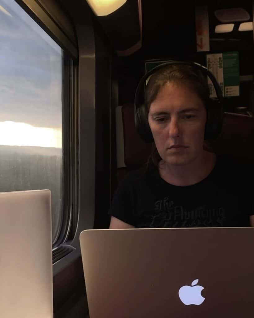 Digital Nomad Esim Work 819x1024